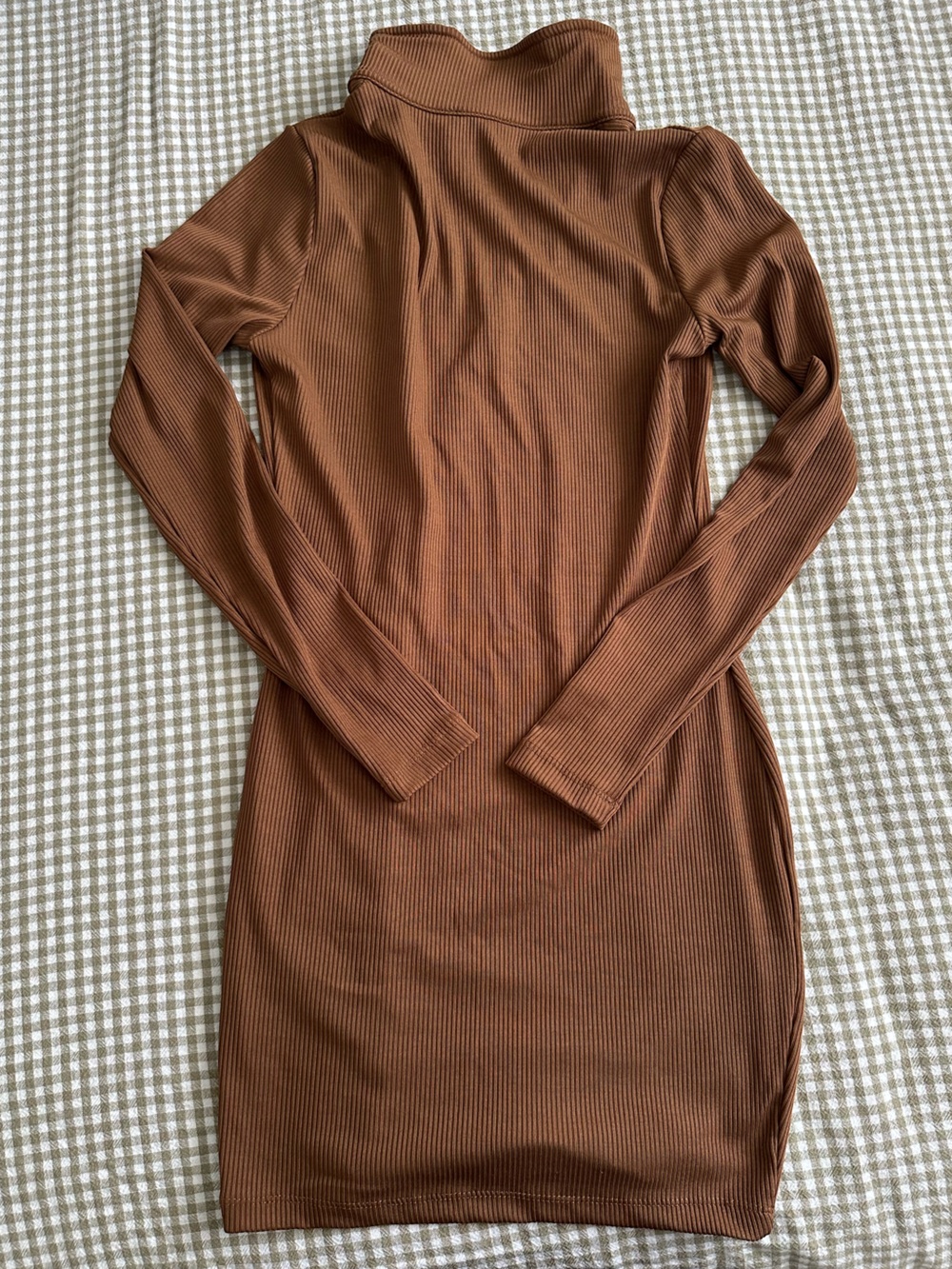 PrettyLittleThing Ribbed Asymmetrical Button-FrontDress in Camel - Picture 2 of 3